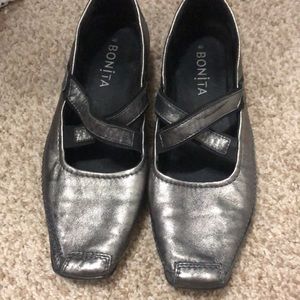 Bonita brand pewter slip on shoes size 40 (9)